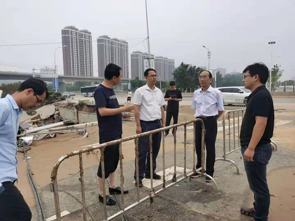 集團(tuán)公司黨委書記、董事長(zhǎng)、總經(jīng)理秦廣遠(yuǎn)赴市政項(xiàng)目檢查指導(dǎo)災(zāi)后恢復(fù)重建工作
