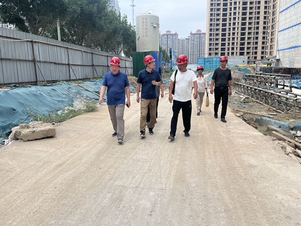 集團公司領導深入市政二部檢查安全生產(chǎn)和防汛工作